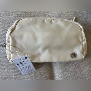 Lulualemon Everywhere Belt Bag 1L Winter